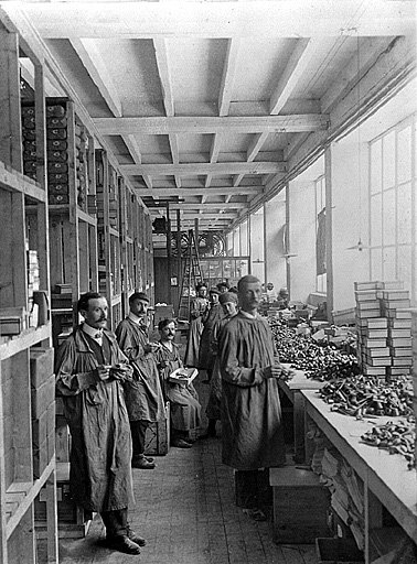La Bruyere factory about 1910